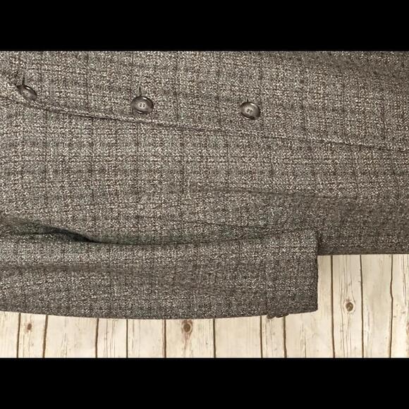 Vintage Hart, Schaffner & Marx gray plaid tweed wool overcoat Size 44 - Picture 3 of 9